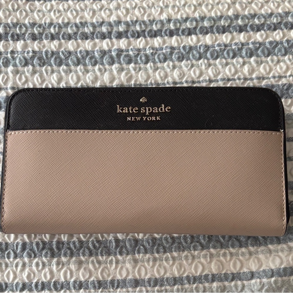 Kate Spade Black and Cream Wallet